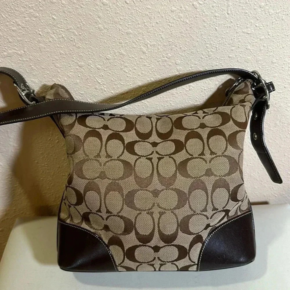 Coach Handbags - Vintage coach